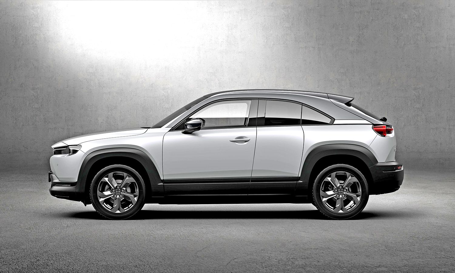 Elektro-MAZDA MX-30 in Tokyo vorgestellt