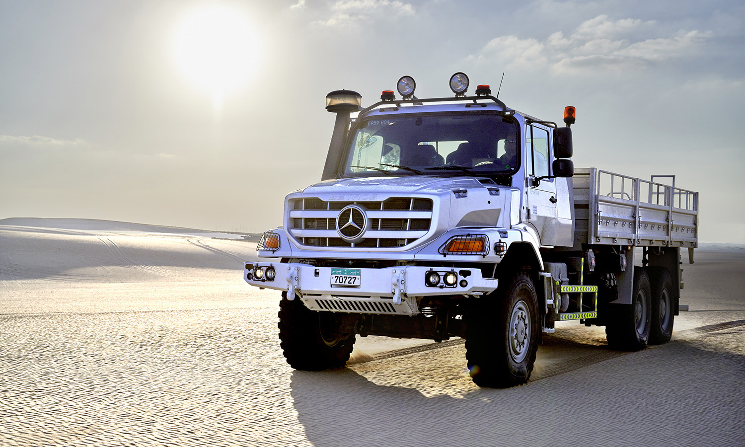 Mercedes Zetros-vierzig Tonnen, überall...