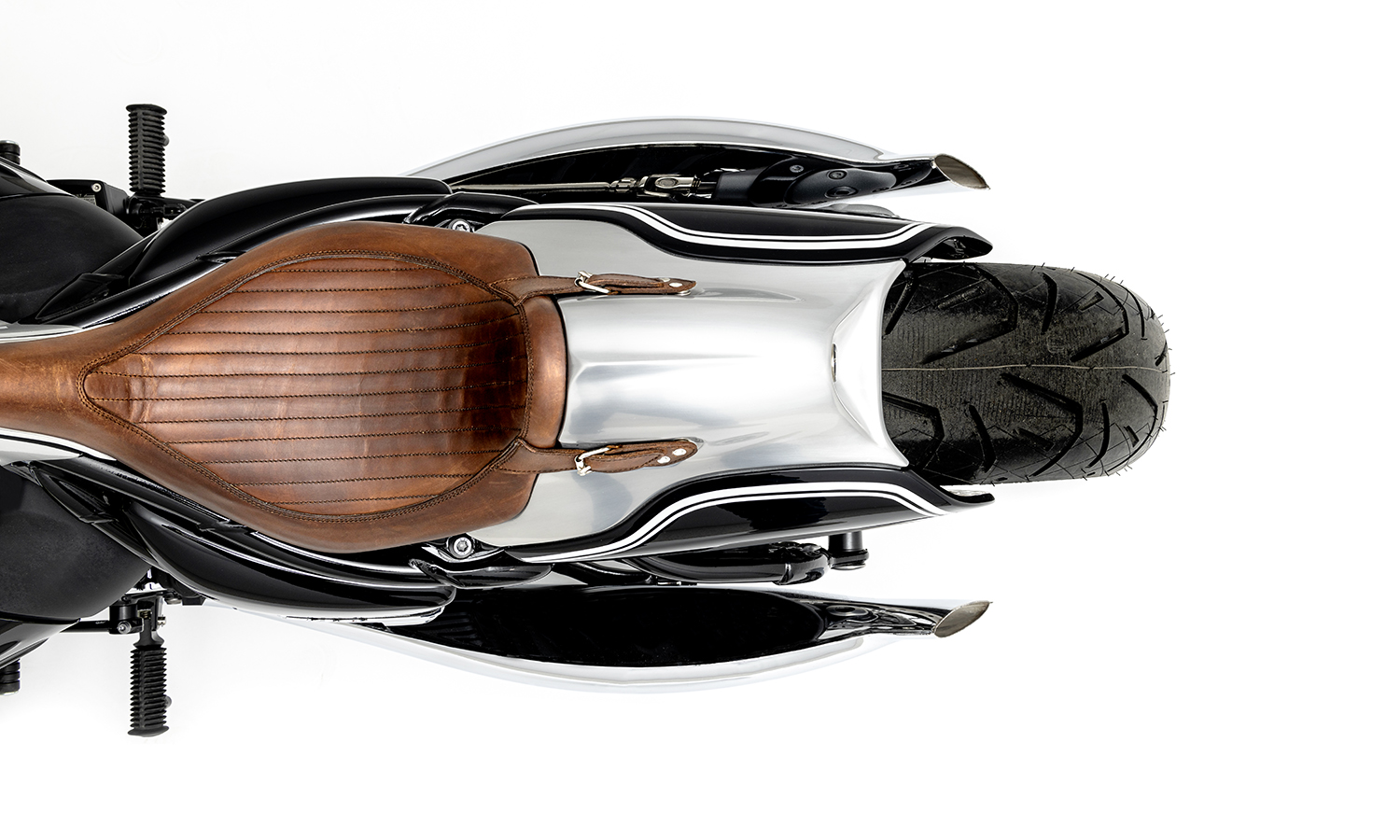 BMW R 18. Interpretiert von Bernhard Naumann, dem Blechmann aus Salzburg