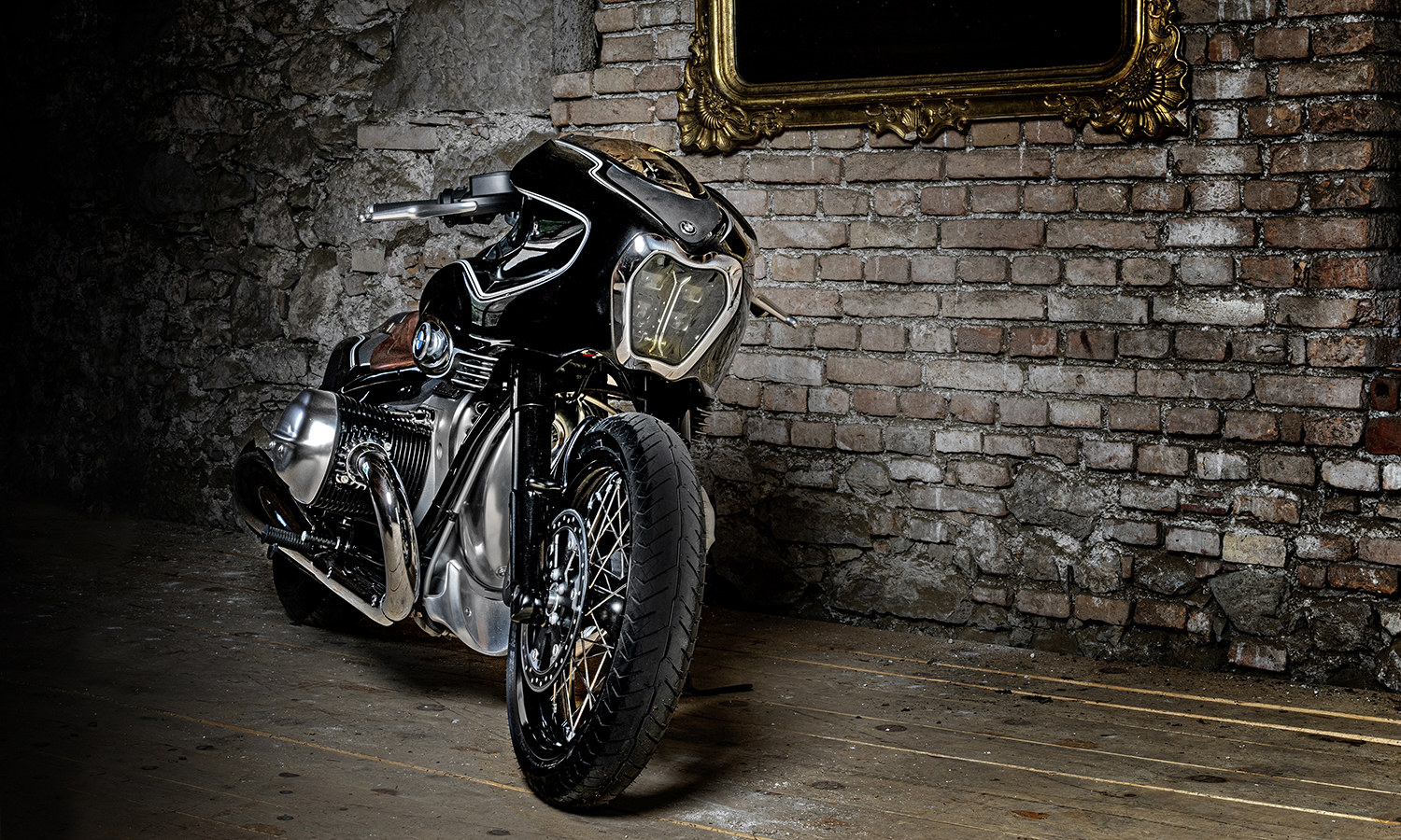 BMW R 18. Interpretiert von Bernhard Naumann, dem Blechmann aus Salzburg