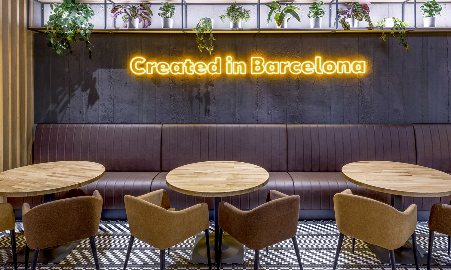 HOLA TAPAS BAR von SEAT/CUPRA und Juan Amador in Wien