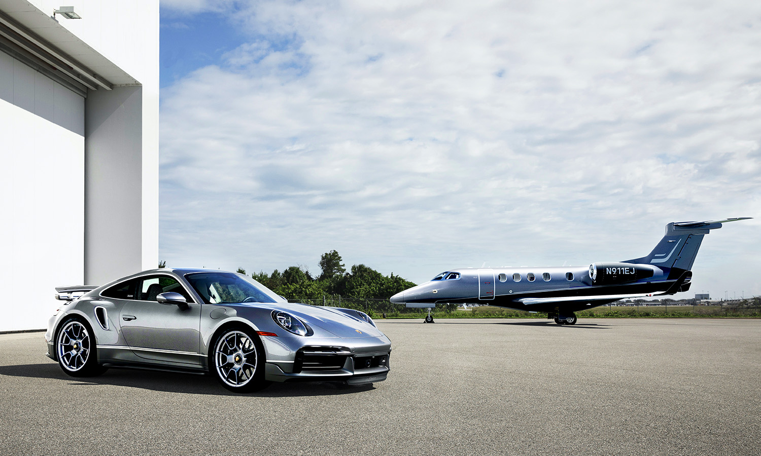 DUET / PORSCHE Turbo 911 S und EMBRAER Phenom 300E