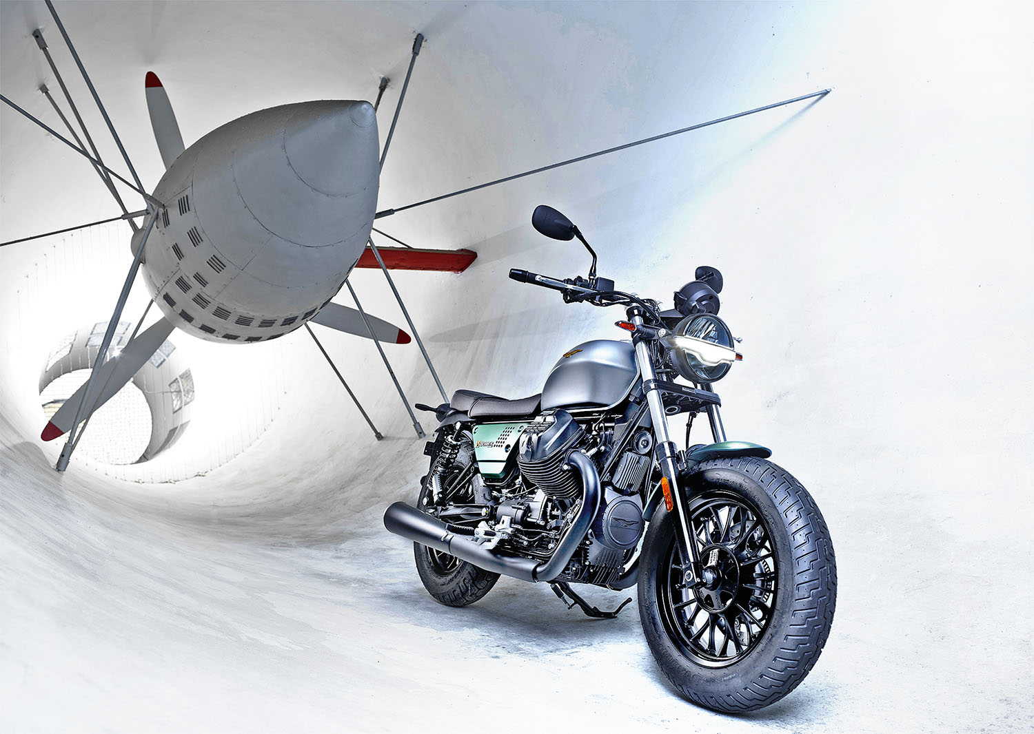 MOTO GUZZI / EINHUNDERT JAHRE