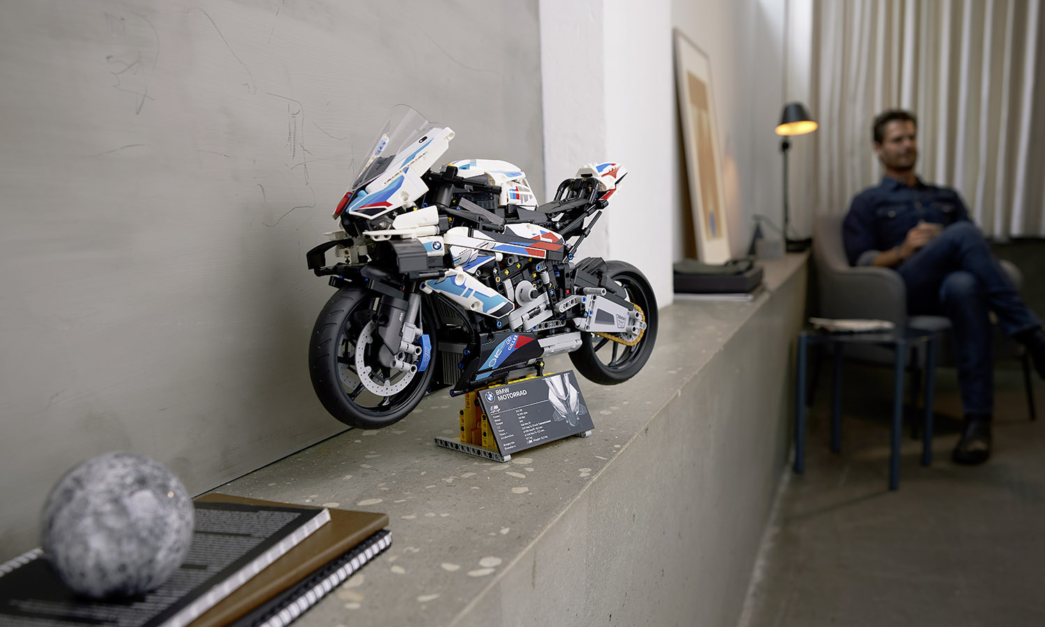 BMW MOTORRAD und LEGO® TECHNIC / BAUSATZ BMW M 1000 RR
